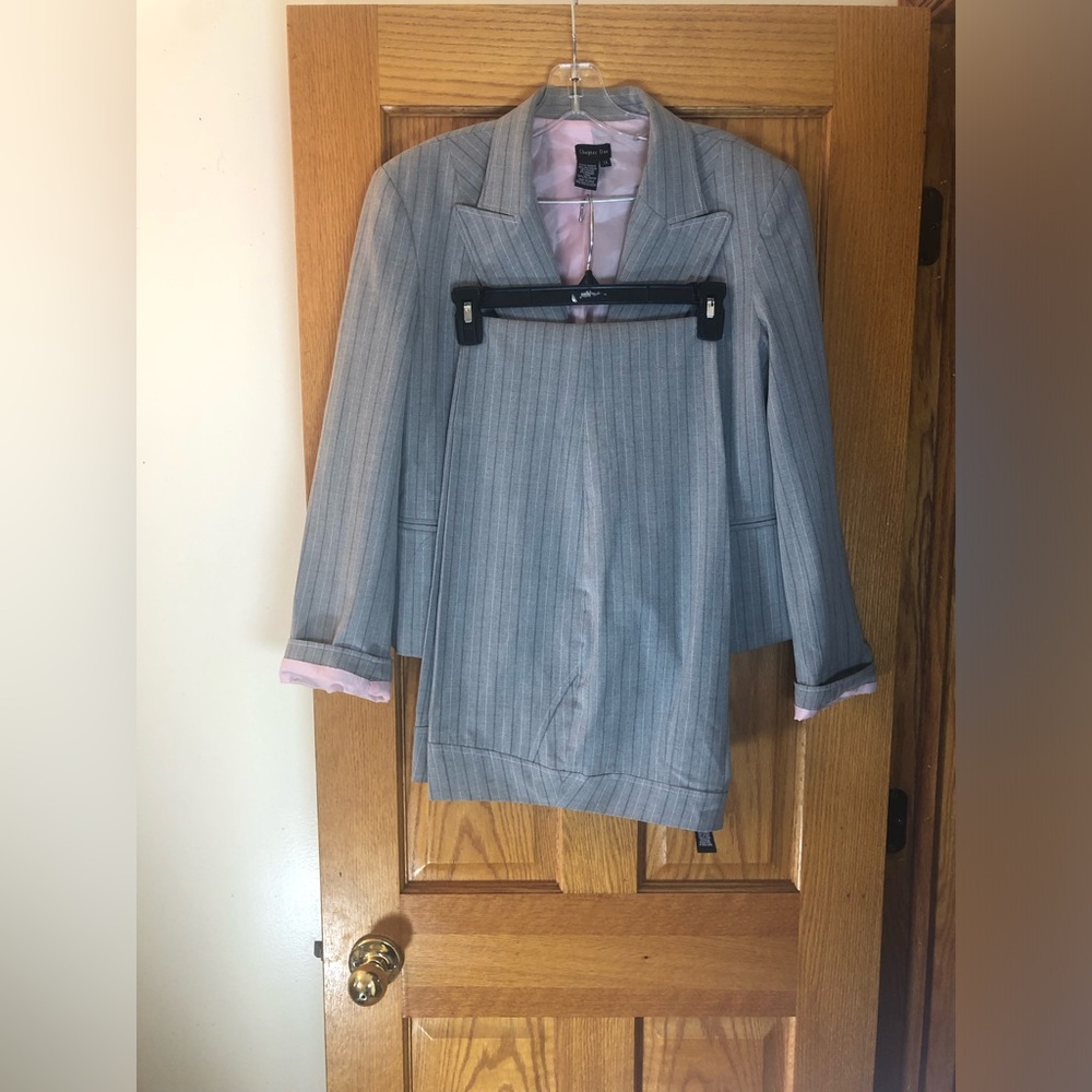Chapter One Women's Gray Pinstripe Blazer and Pants Suit